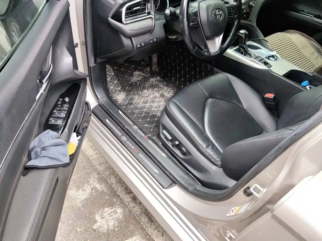 Toyota Camry — миниатюра 12