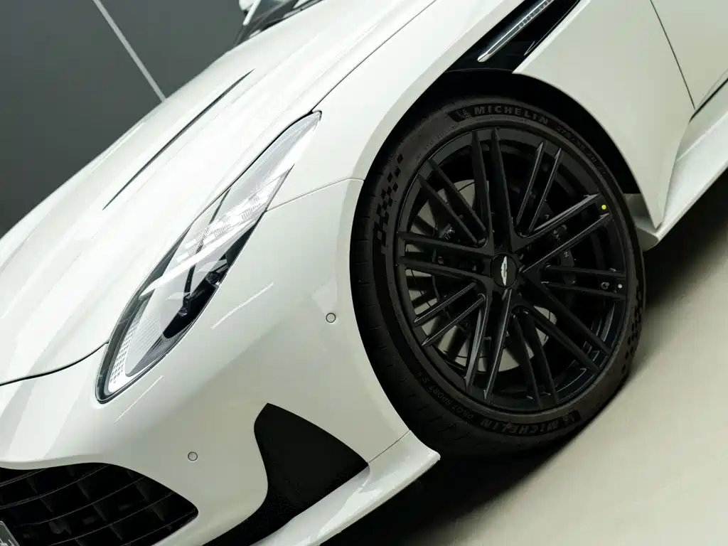 Aston Martin DB12 2025 4.0T V8 Coupe