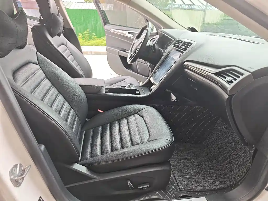 Ford Mondeo — миниатюра 7