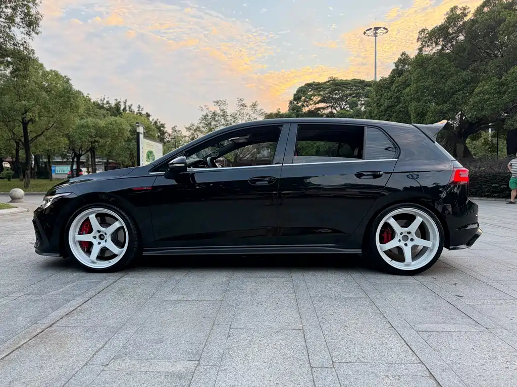 Volkswagen Golf GTI — миниатюра 7
