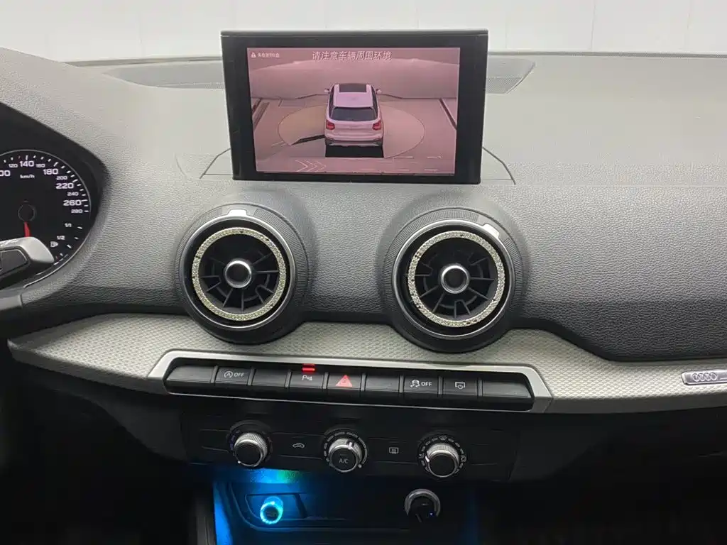 Audi Q2L — миниатюра 21