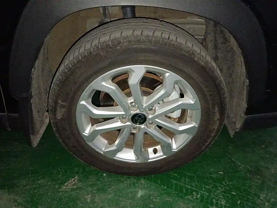 Toyota Frontlander — миниатюра 6