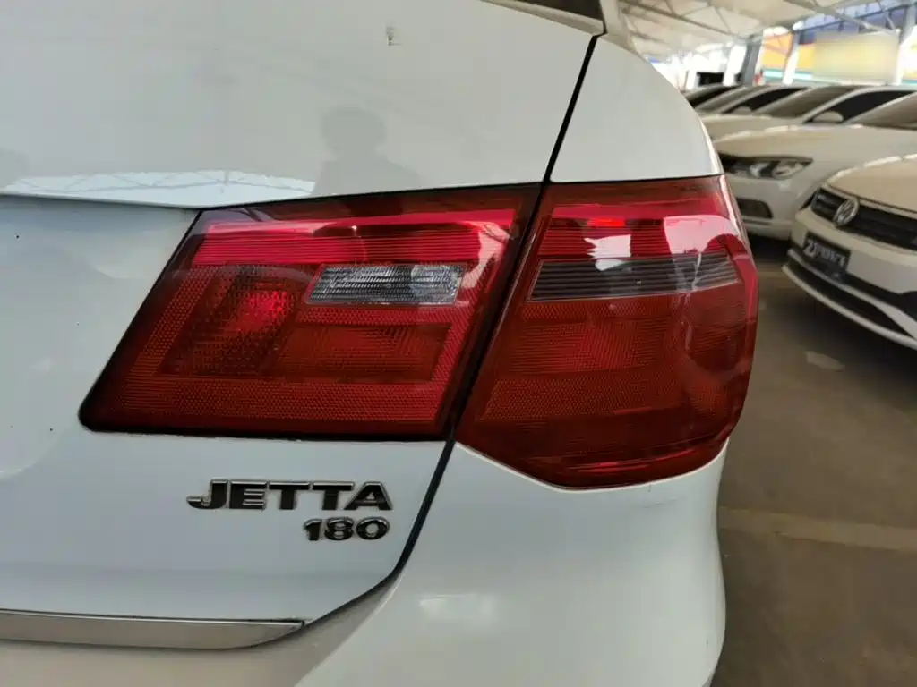 Volkswagen Jetta — миниатюра 8
