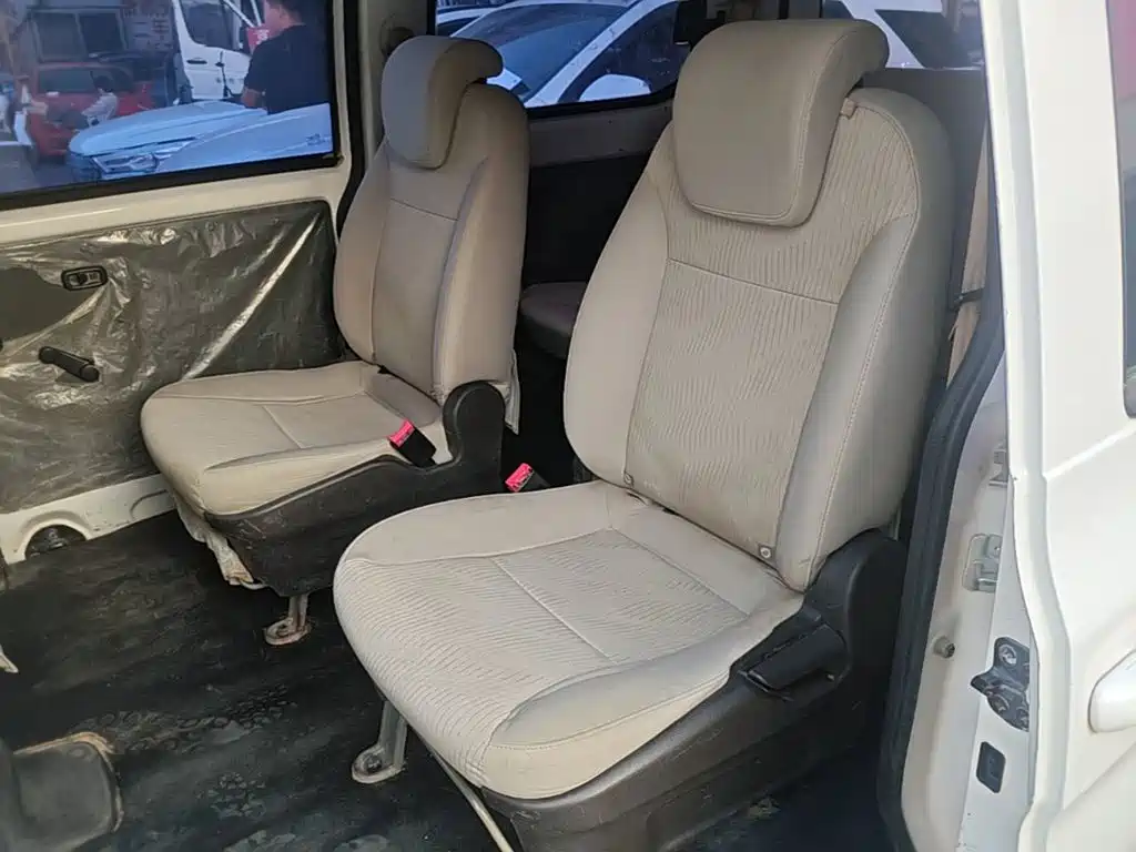 Wuling Hongguang V — миниатюра 17