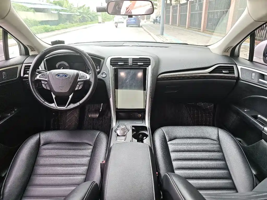 Ford Mondeo — миниатюра 11