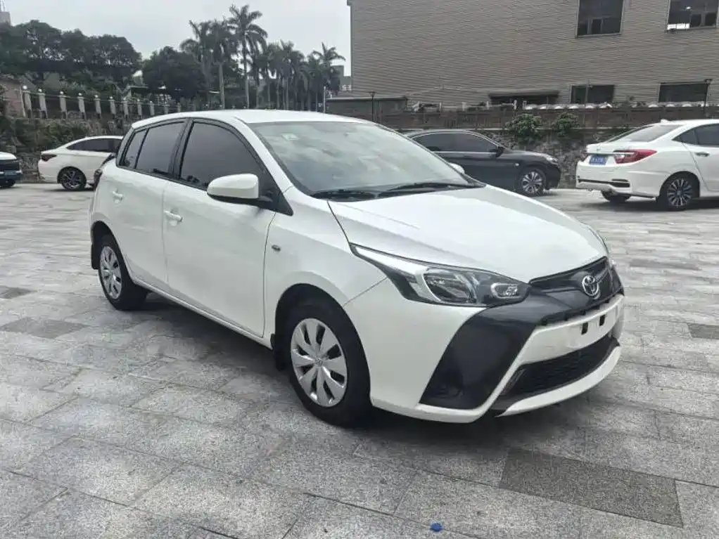 Toyota Yaris L — миниатюра 3