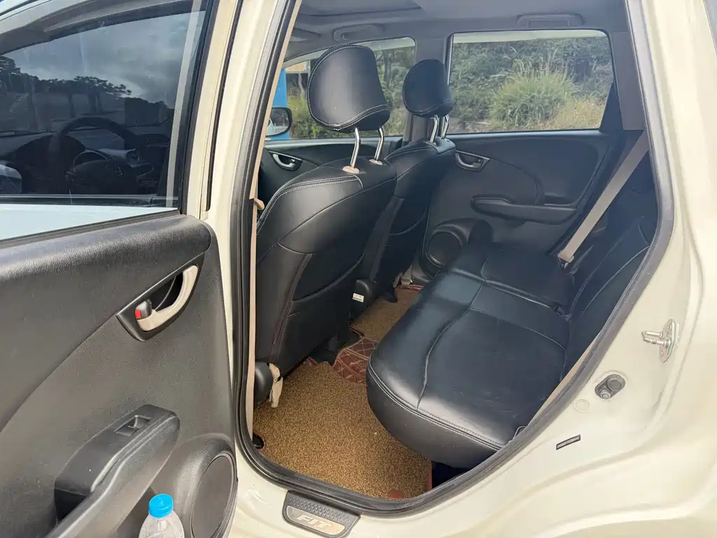 Honda Fit — миниатюра 12