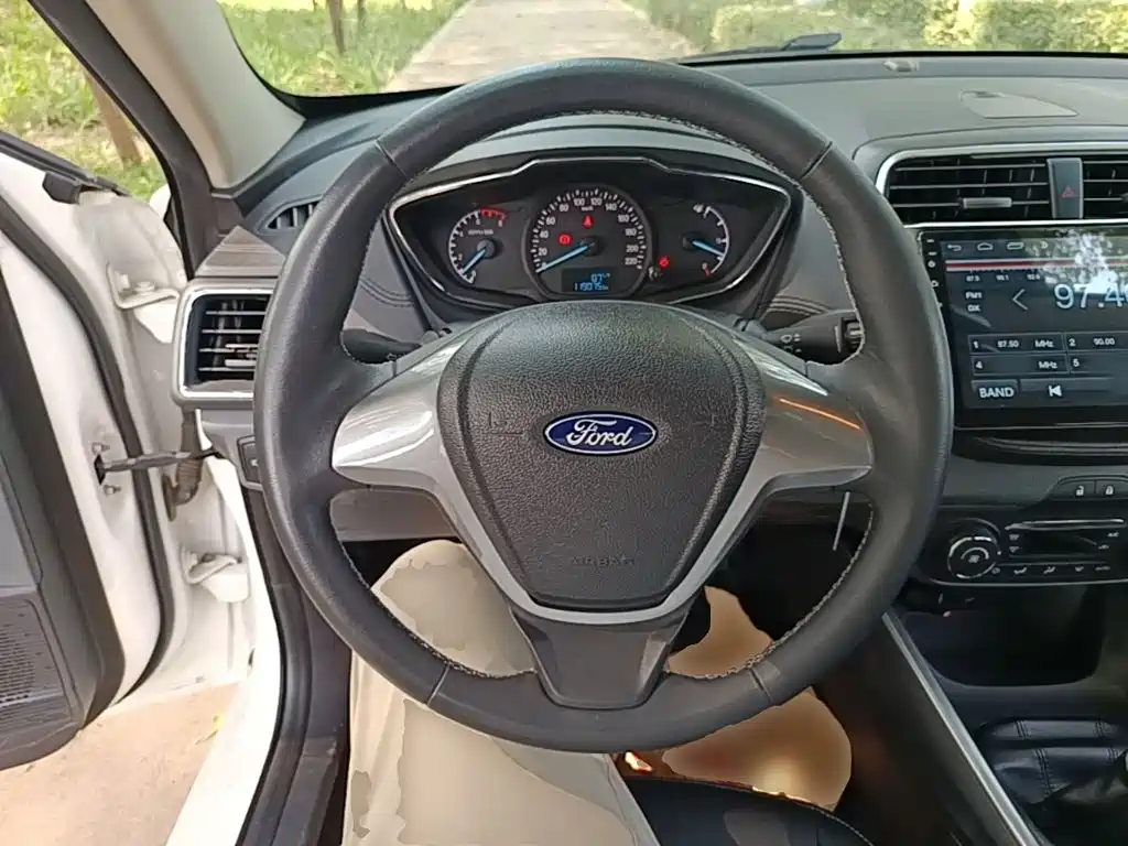 Ford Escort — миниатюра 11