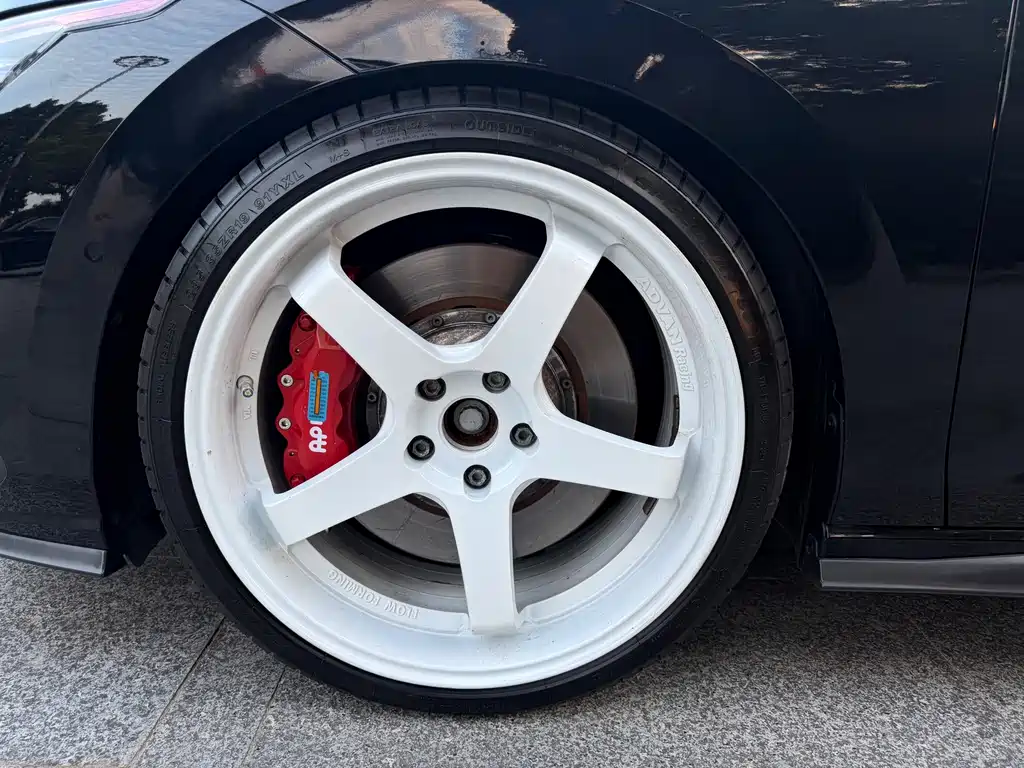Volkswagen Golf GTI — миниатюра 36