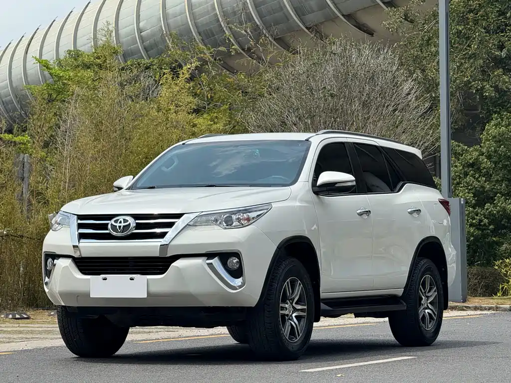 TOYOTA FORTUNER