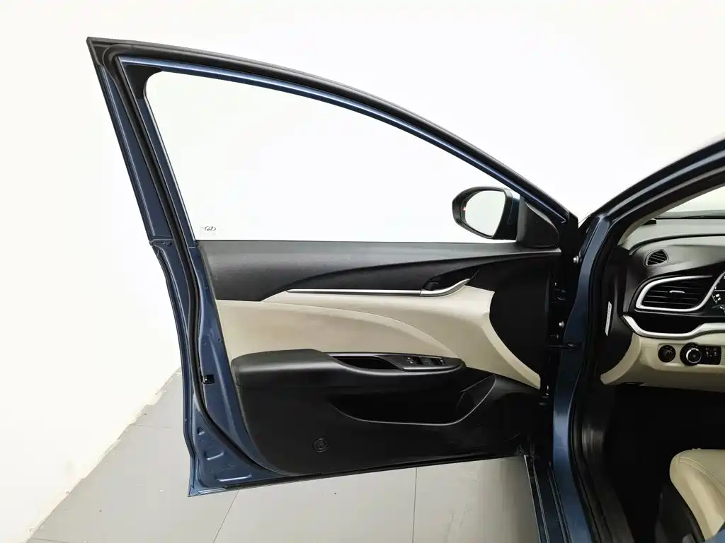 Buick Excelle — миниатюра 8