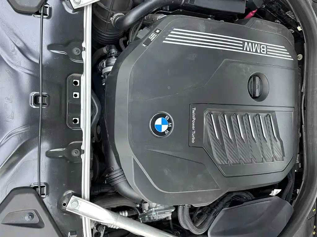 BMW 8 Series — миниатюра 17