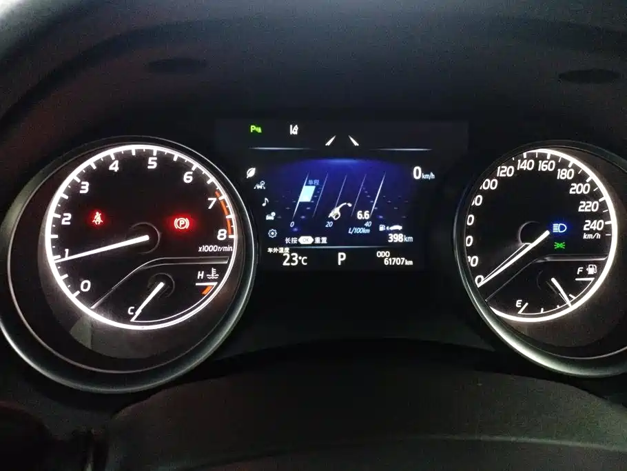 Toyota Camry — миниатюра 14