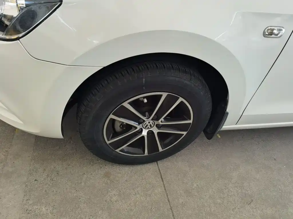 Volkswagen Jetta — миниатюра 23