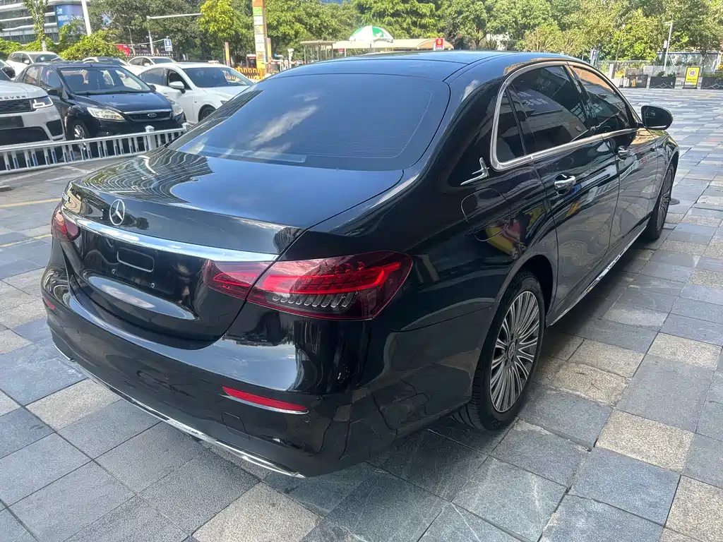 Mercedes-Benz E-Class — миниатюра 15
