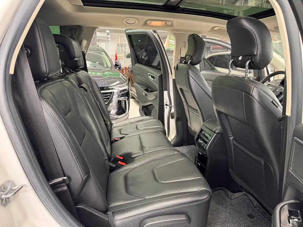 Ford Edge — миниатюра 23