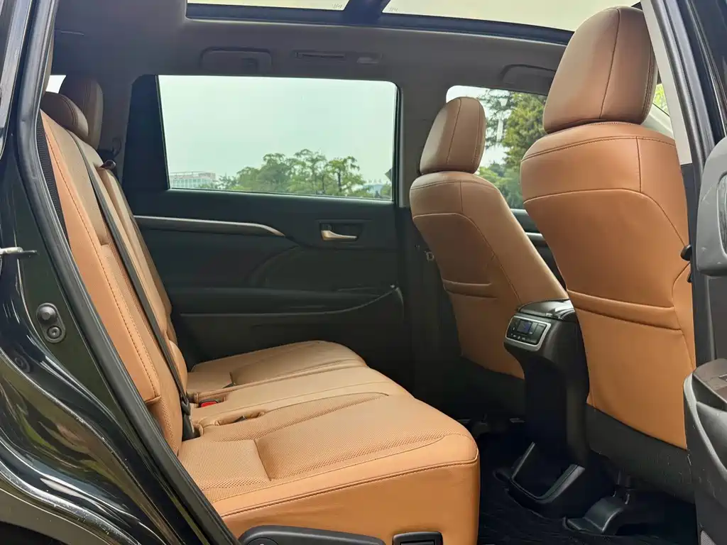 Toyota Highlander — миниатюра 15