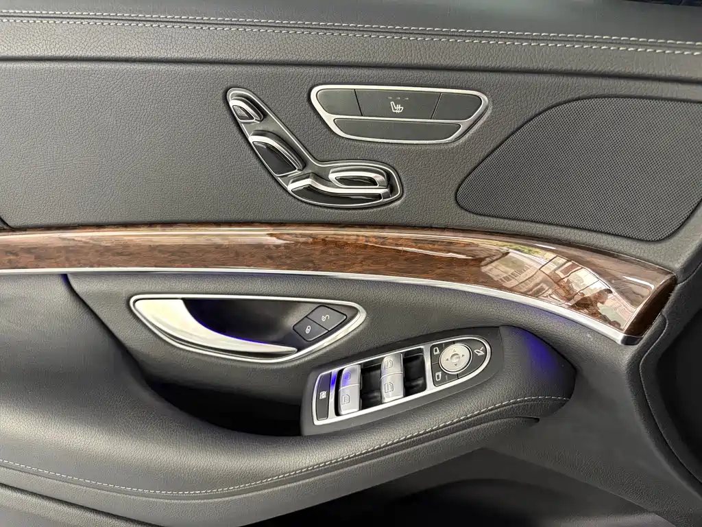 Mercedes-Benz S-Class — миниатюра 11