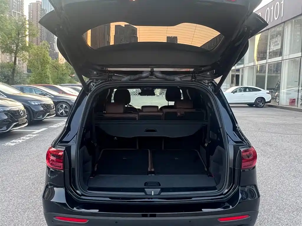 Mercedes-Benz GLB — миниатюра 9