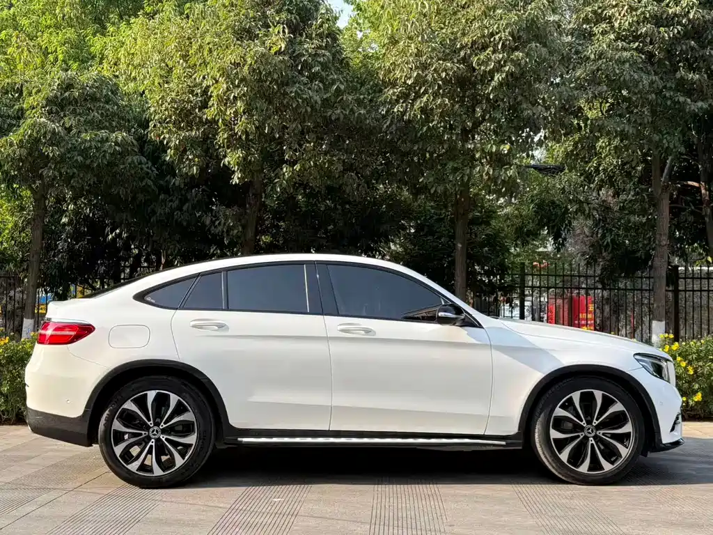 MERCEDES-BENZ GLC COUPE