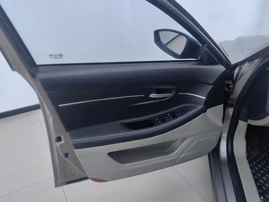 BAIC Senova D50 — миниатюра 6