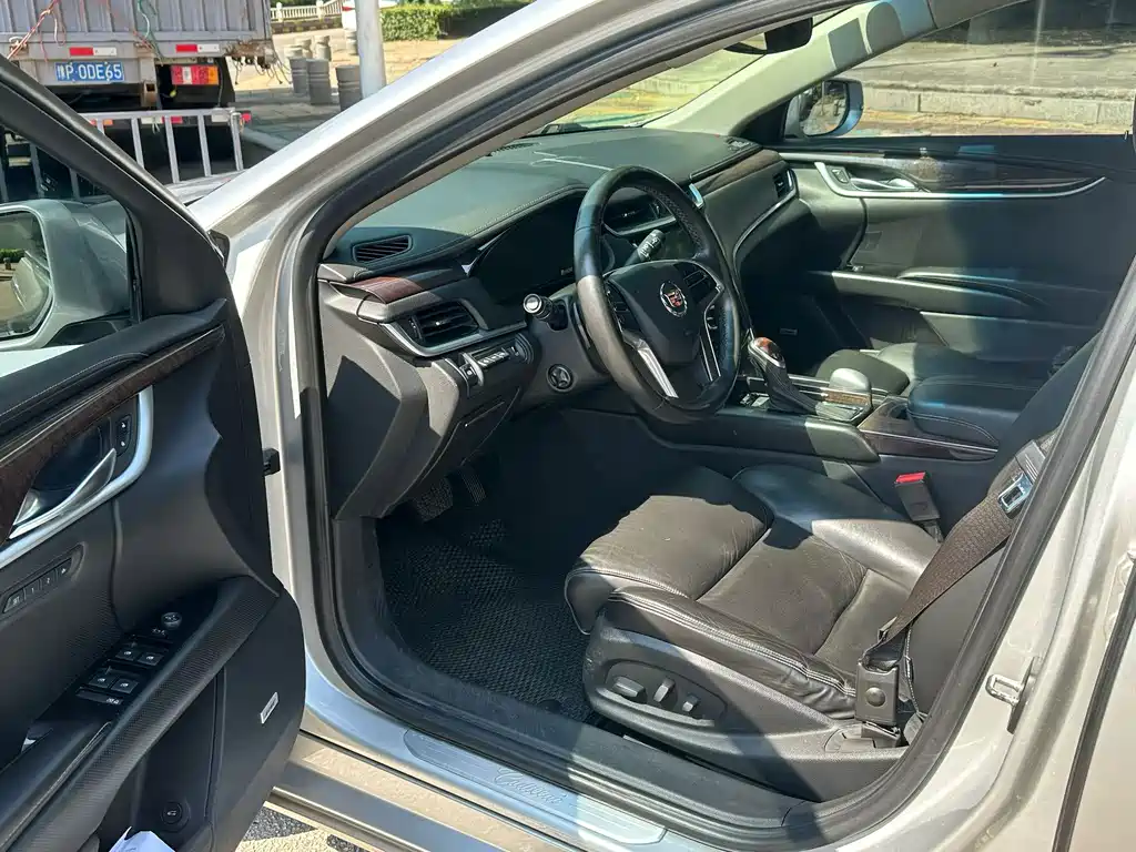 Cadillac XTS — миниатюра 7