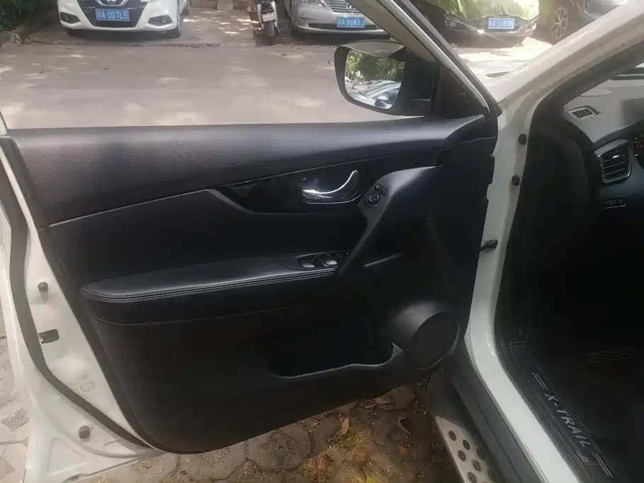 Nissan X-Trail — миниатюра 7