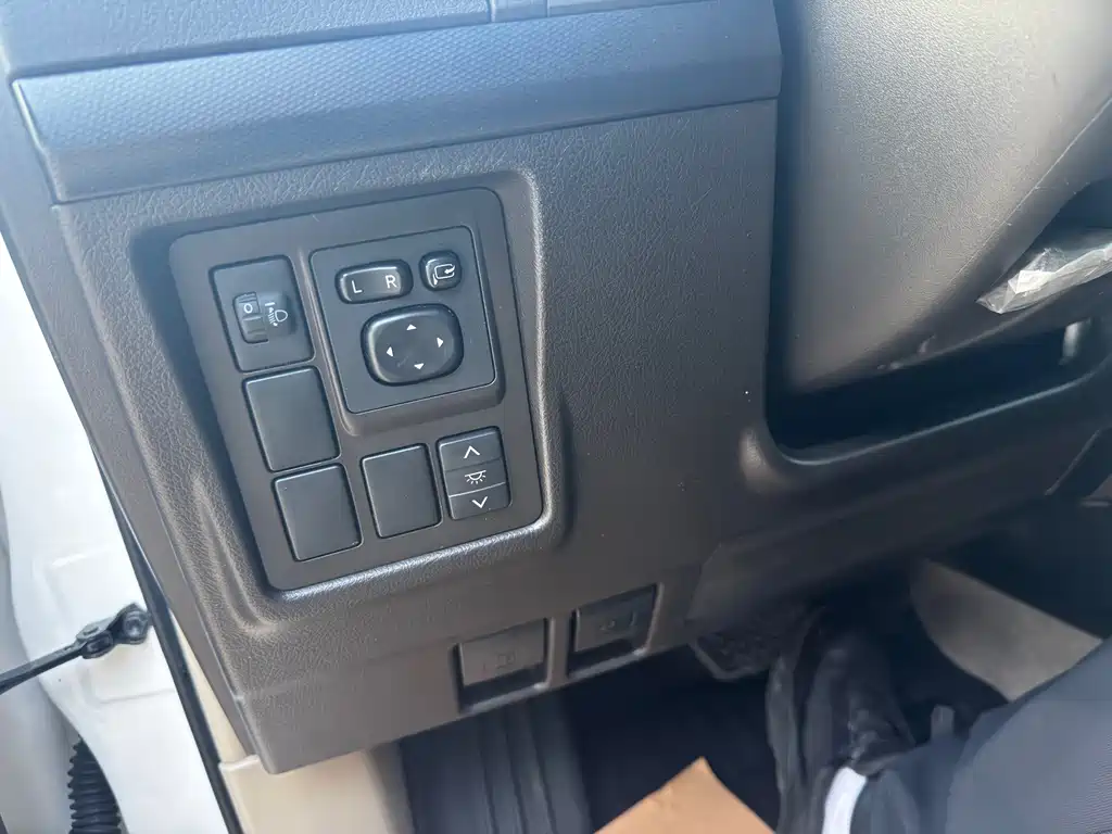 Toyota Prado — миниатюра 5