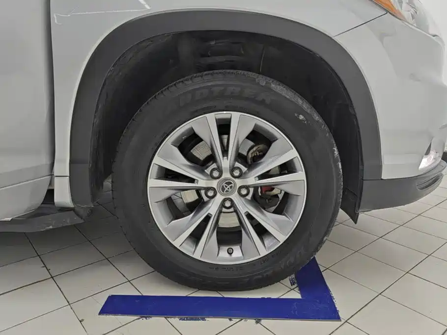 Toyota Highlander — миниатюра 6