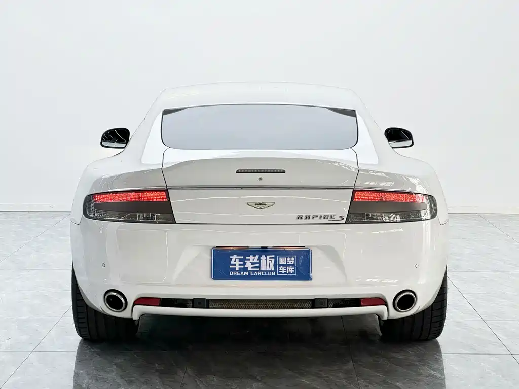 Aston Martin Rapide — миниатюра 5