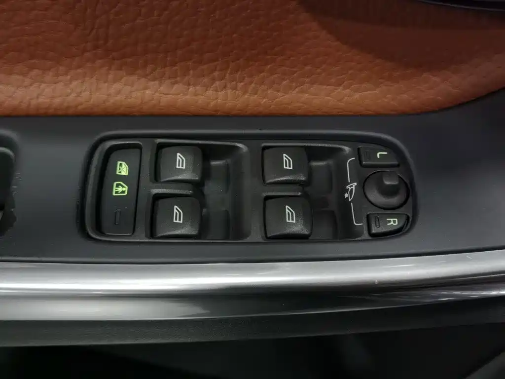 Volvo V60 — миниатюра 9