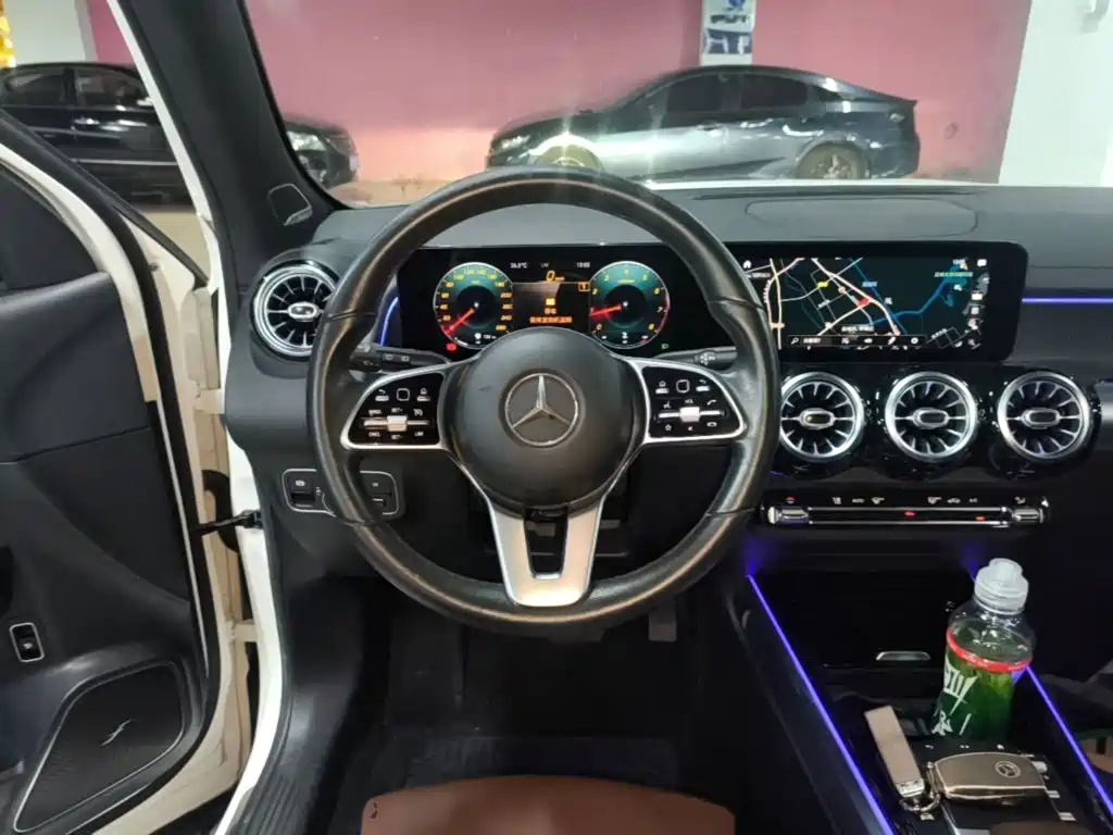 Mercedes-Benz GLB — миниатюра 11
