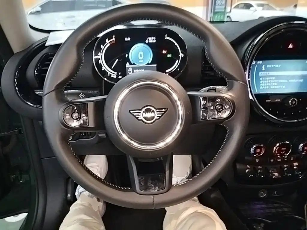 MINI Mini Clubman — миниатюра 11