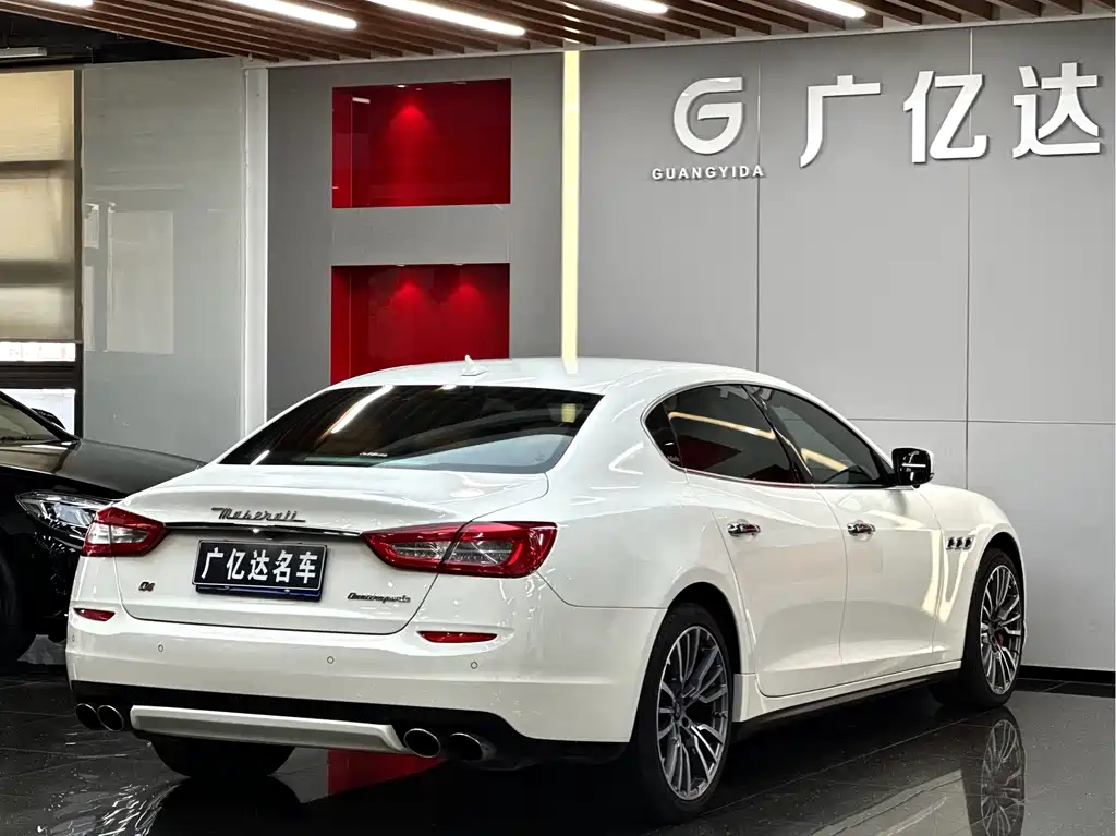 Maserati Quattroporte — миниатюра 16