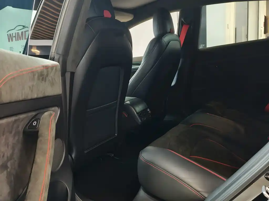 Tesla Model 3 — миниатюра 5