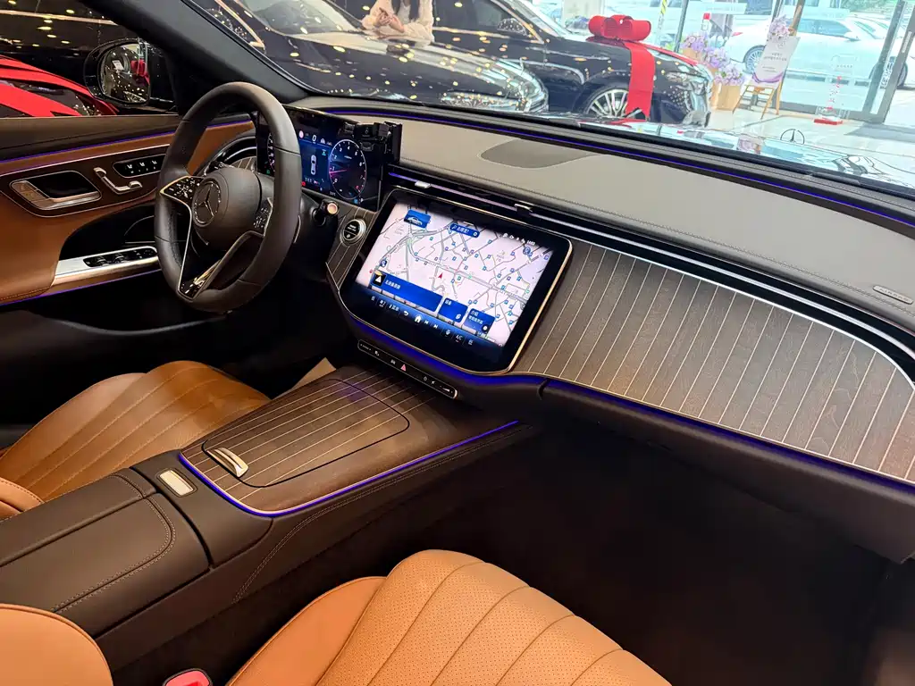 Mercedes-Benz E-Class — миниатюра 14