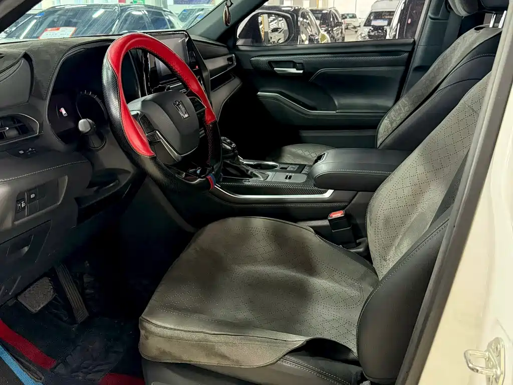 Toyota Crown Kluger — миниатюра 4