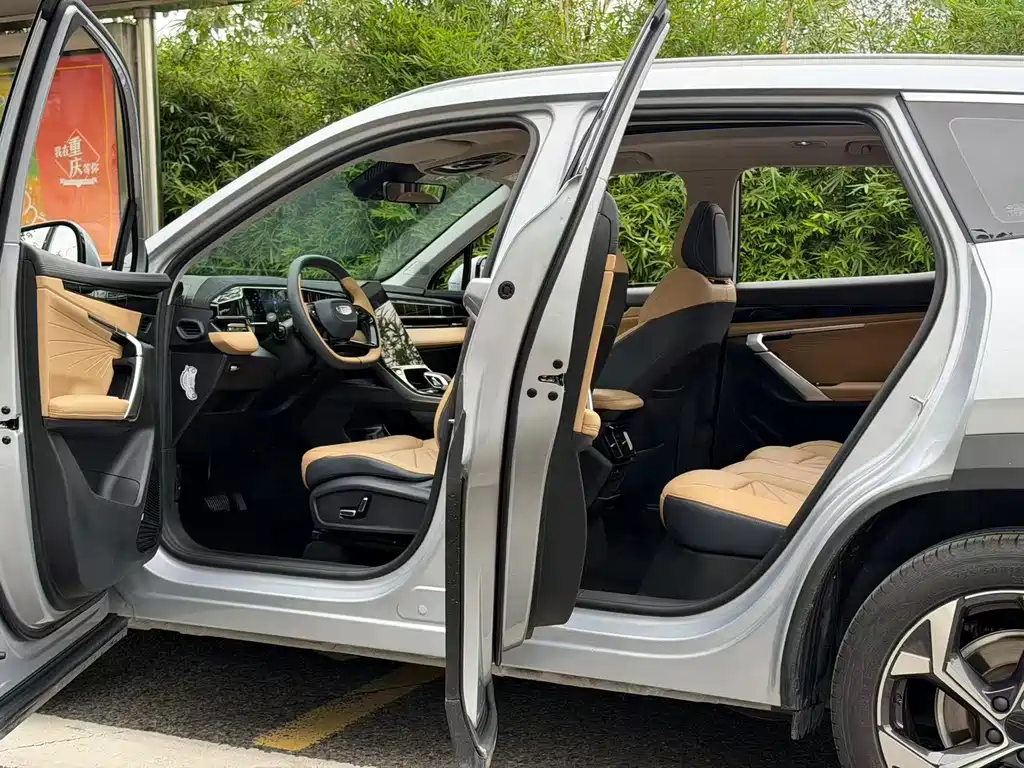 Geely Boyue L — миниатюра 12