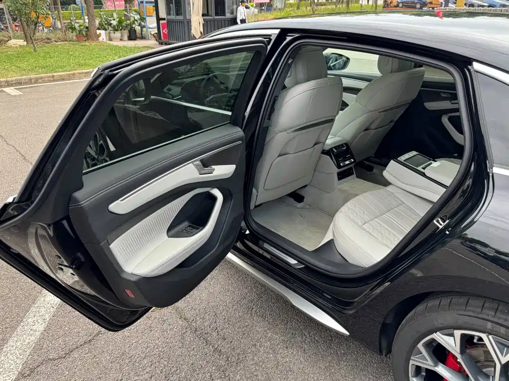 Audi A6L — миниатюра 15