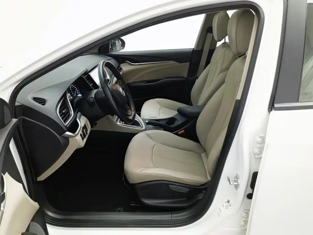Buick Excelle — миниатюра 10