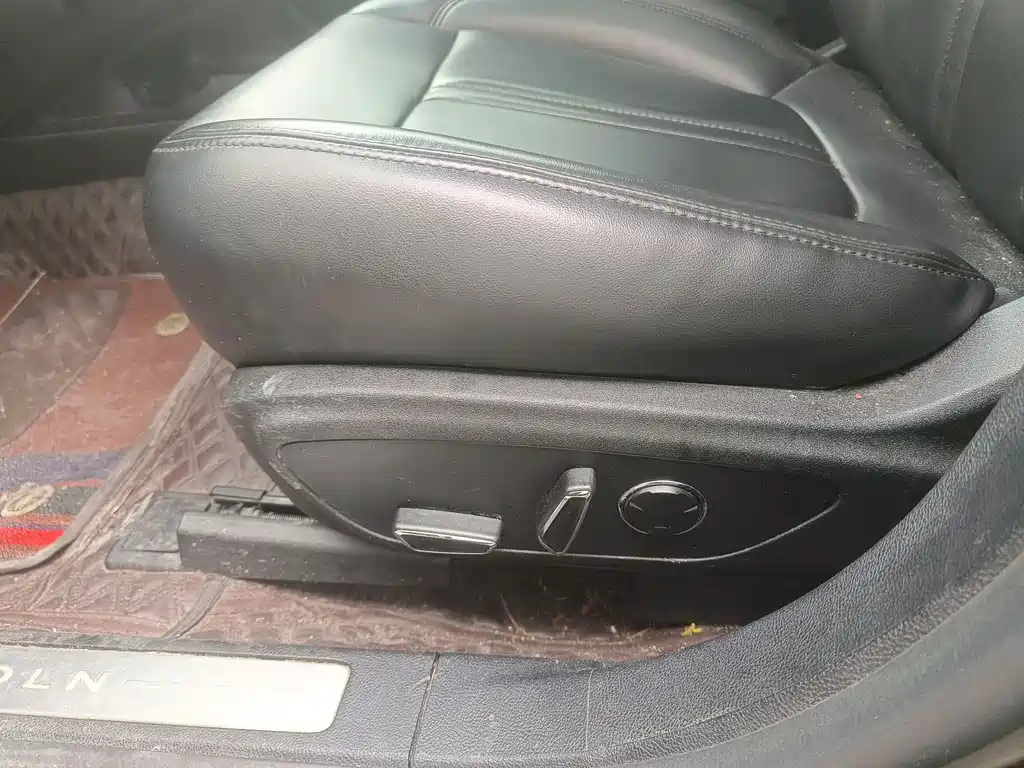 Lincoln MKZ — миниатюра 4