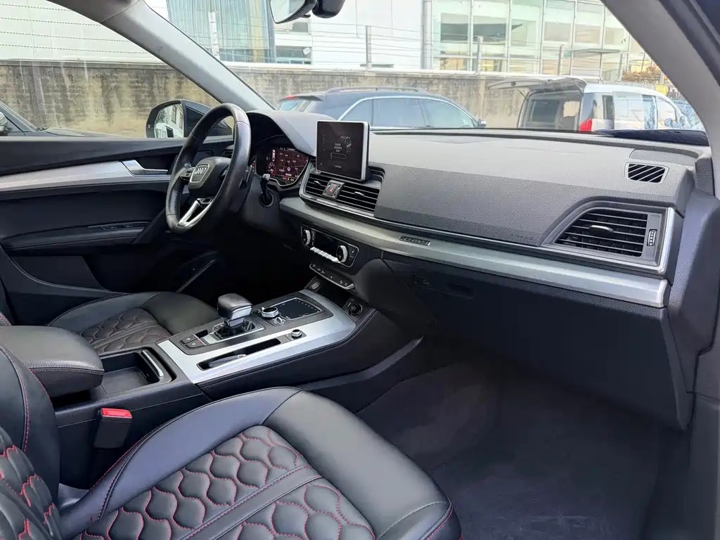 Audi Q5L — миниатюра 15
