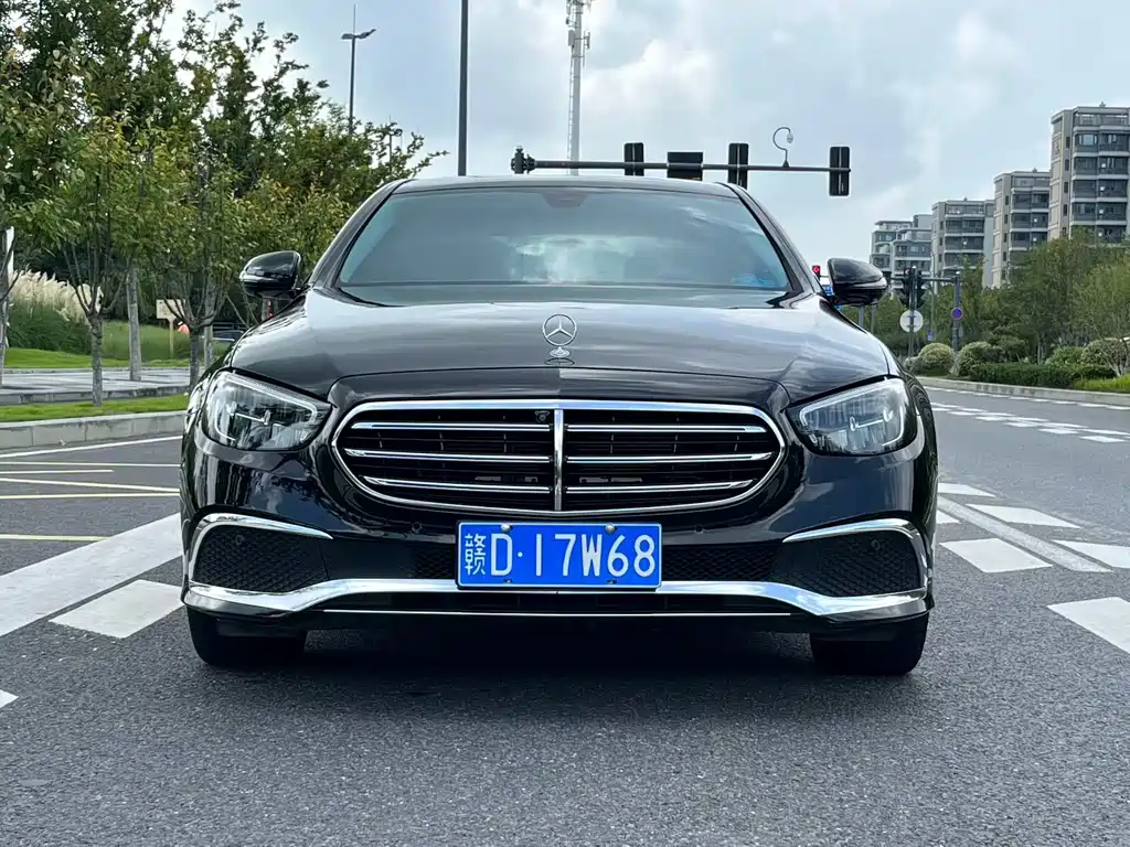 Mercedes-Benz E-Class — миниатюра 2
