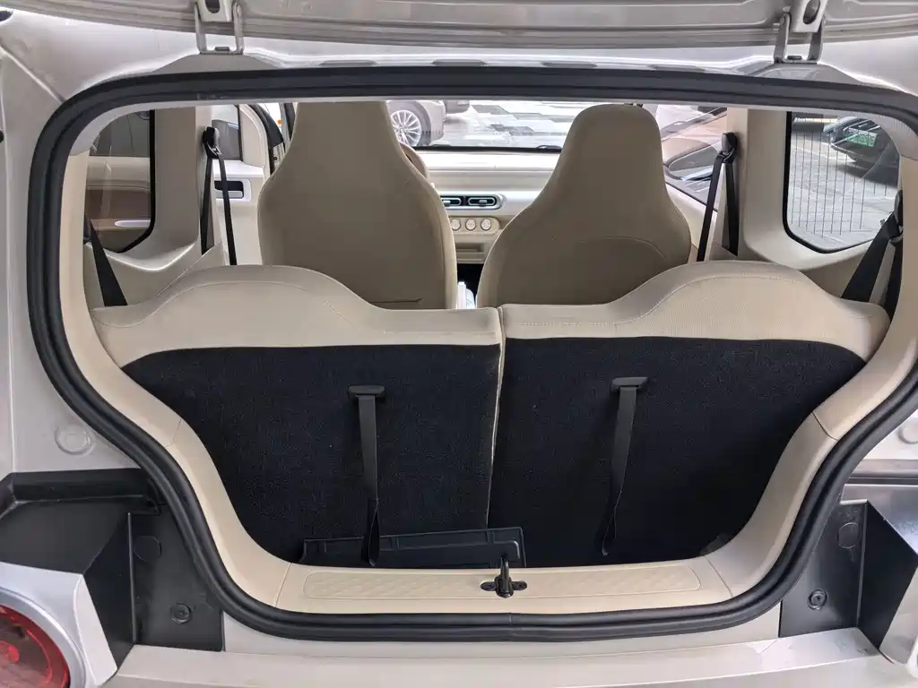 Wuling MINIEV — миниатюра 6