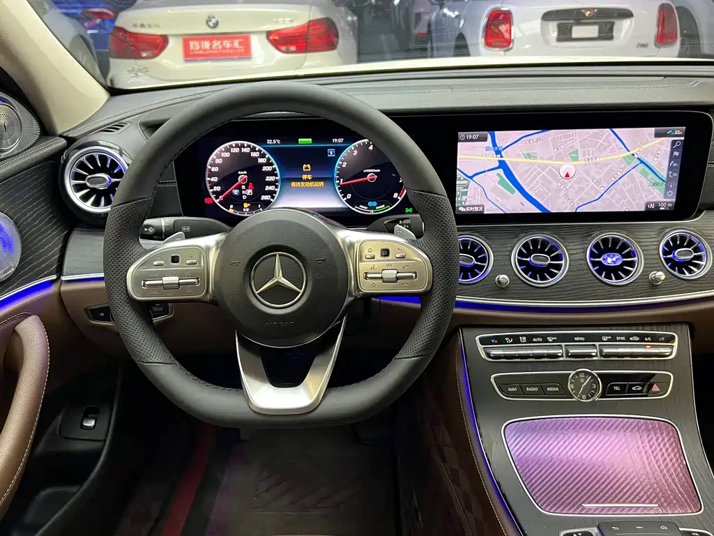 Mercedes-Benz E-Class — миниатюра 4