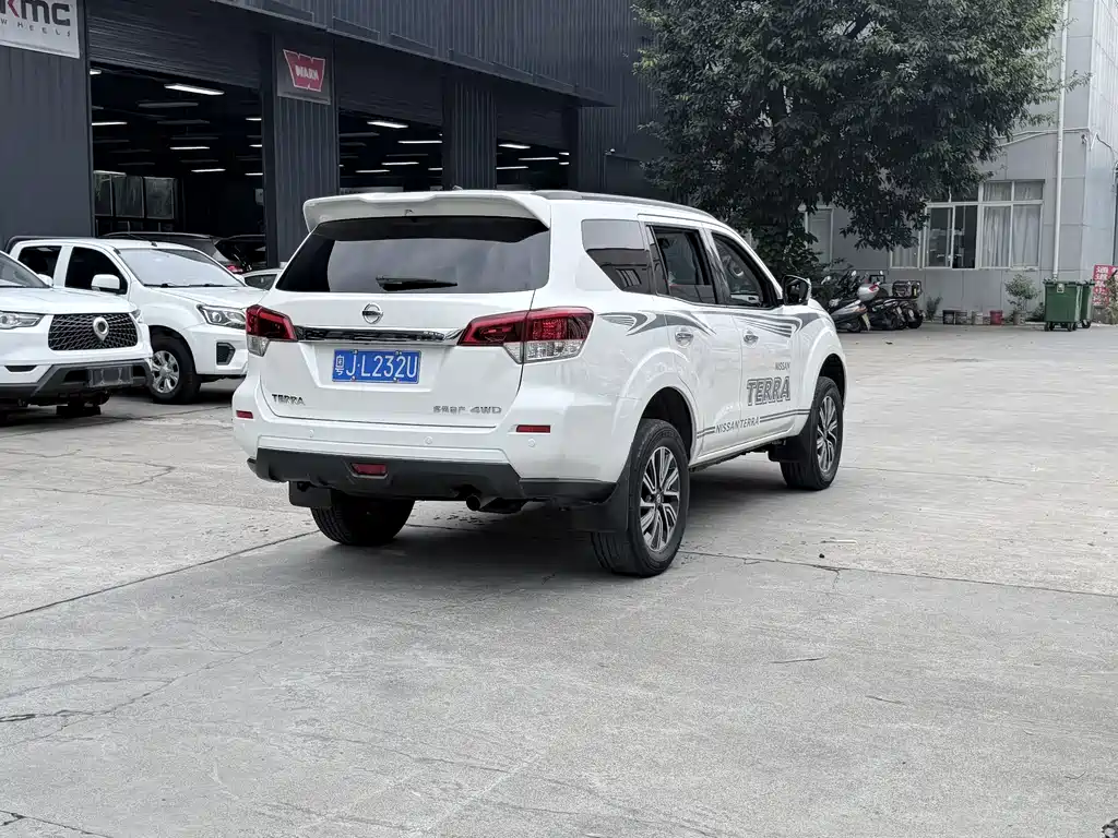 Nissan Terra — миниатюра 13