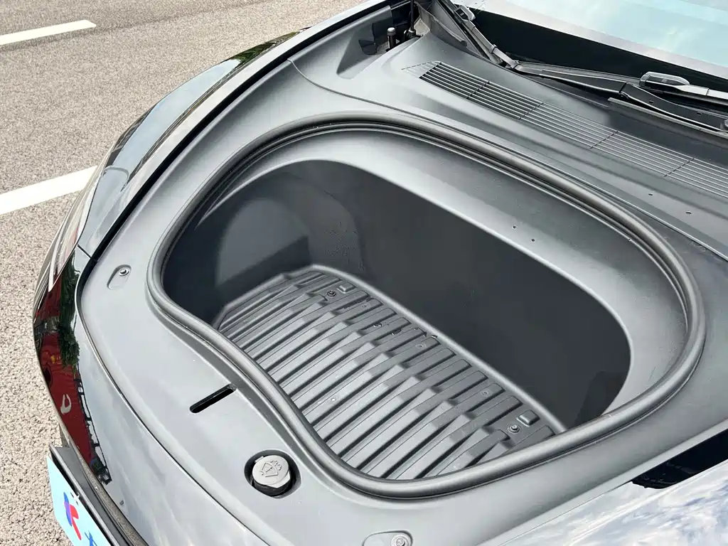 Tesla Model 3 — миниатюра 11