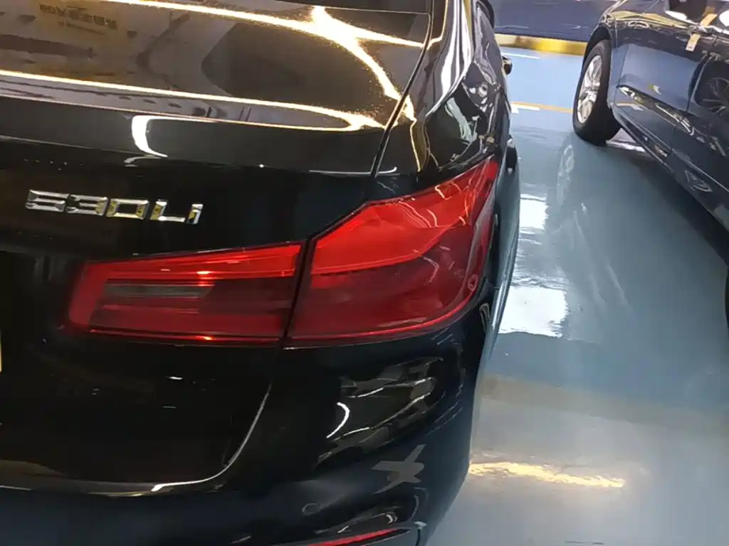 BMW 5 Series — миниатюра 24