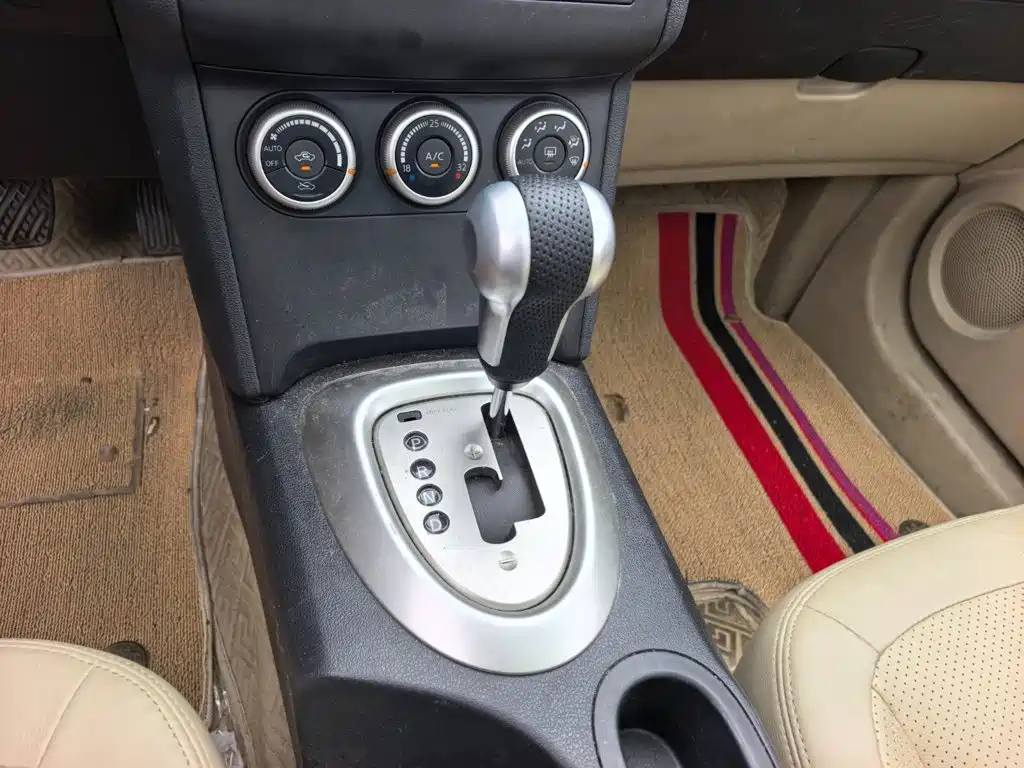 Nissan Qashqai — миниатюра 14