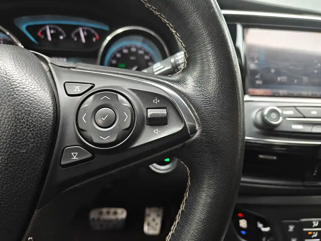Buick Envision Plus — миниатюра 11